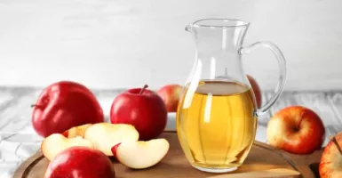 Jangan Langsung Dioles ke Wajah, Pahami Cara Aman Pakai Cuka Apel