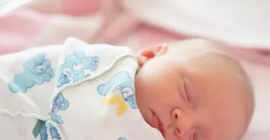 Bunda Tak Perlu Begadang, 4 Tips Bayi Cepat Tidur di Malam Hari