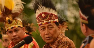 Luhut Panjaitan dan Wiranto Dianggap Sudah Tak Layak Jadi Menteri