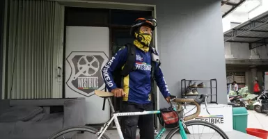 WMS, Jasa Kurir Sepeda yang Taklukkan Macetnya Jakarta