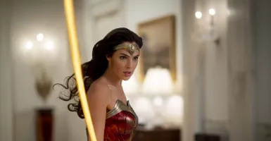Wonder Woman Selamatkan Liburan Penggemarnya