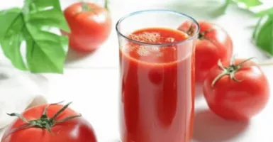 Empat Manfaat Minum Jus Tomat Setiap Hari, Apa Saja?