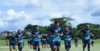Jelang Kontra Arema FC, Persib Gelar Latihan Ringan