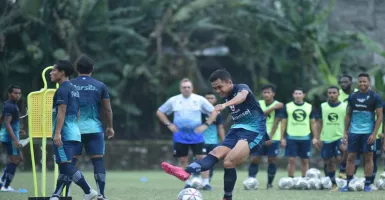 Kondisi Membaik, Henhen Kembali Latihan Bersama Tim Persib