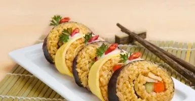 Unik dan Enak, Ini Dia Resep Nasi Goreng Sushi