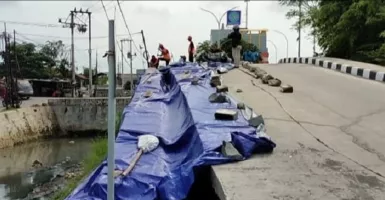 Jembatan Ambles, Pemkab Karawang Minta Kontraktor Tanggung Jawab