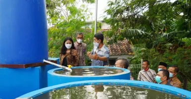 Bantu Warga, Peruri Dirikan Instalasi Pengolahan Air di Karawang
