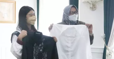 Bangga! Karya Fesyen Desainer dari Bogor Ini Tampil di Paris