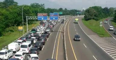 Ratusan Ribu Kendaraan Mengarah ke Bandung dan Transjawa