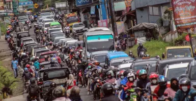Jalur Puncak Bogor Sering Macet, Menparekraf Tawarkan Solusi Top