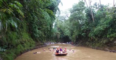 Warga Bogor Jatuh ke Sungai Ciliwung, Begini Kronologisnya