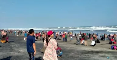 Pantai Selatan Cianjur Ramai Pengunjung, Ternyata ini Sebabnya