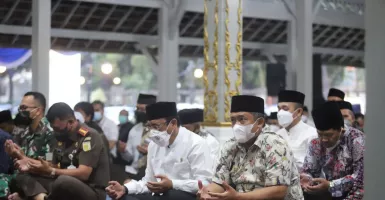 Umat Muslim Full Senyum, Pemkot Bandung Izinkan Tarawih Berjamaah