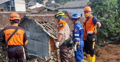 Tiga Orang Luka dan Satu Kritis Usai Tertimbun Longsor