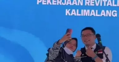 Lucu Banget, Ridwan Kamil Buat Mak-mak ini Nyanyi Pacarku Ada 5