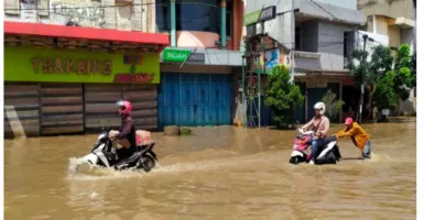 1 Orang Hanyut karena Banjir Bandang di Sumedang, Kasihan Banget
