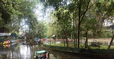 Referensi Wisata Lebaran, Naik Perahu di Zoo Bandung