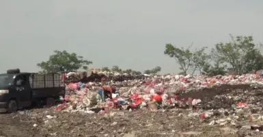 Warga Pebayuran Bekasi Minta TPS Ilegal ditutup