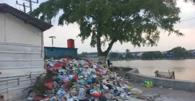 Jawaban DLHK Kota Depok Soal Tumpukan Sampah di Situ Rawa Besar