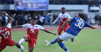 Ezra Walian Senang Dengan Kemenangan Persib Melawan Tajong Pagar