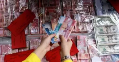 Pengedar Uang Palsu di Karawang Ditangkap, Jumlahnya Wow Banget