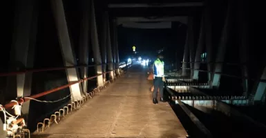 Pengendara Motor Jatuh dari Jembatan Cimandiri, Ada Korban Bayi