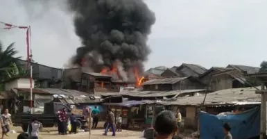 Kebakaran Terjadi Di Kawasan Padat Penduduk Pasir Koja, Bandung
