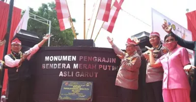 Ridwan Kamil Minta Masyarakat di Leles Buat Bendera Negara Lain