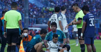 Kemenangan Persib atas Arema FC Harus Dibayar Mahal, Erwin Ramdani Patah Tulang