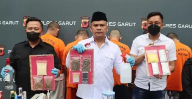 Rumah di Garut Digerebek, Ya Ampun Ternyata untuk Produksi Barang Haram