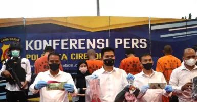 4 Pria di Cirebon Hanya Bisa Tertunduk di Kantor Polisi, Kelakuannya Bikin Geram