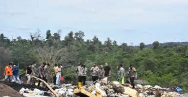 Duh, Lahan Hutan di Bogor Digunakan untuk Membuang Limbah B3 Ilegal