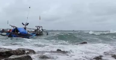 Warga Pesisir Selatan Sukabumi Perhatikan Imbauan Penting Satpolair