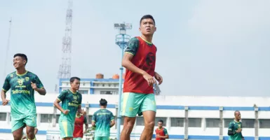 Gelandang Persib Bandung Berjuang Pulih dari Cedera