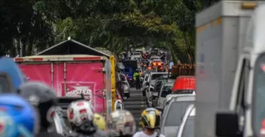 Kemacetan Mengular di Cianjur, Donatur Diminta Tak Salurkan Bantuan Langsung