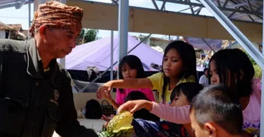 Petani Asal Subang ini Kirim 2 Ton Nanas untuk Pengungsi Gempa Cianjur