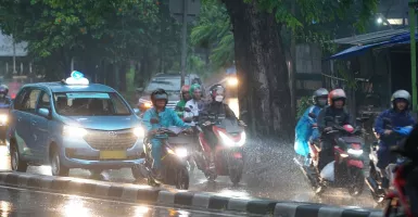 Kabar BMKG Cuaca Jabar: Hati-Hati Hujan dan Angin Kencang Permukaan