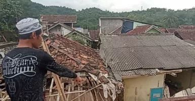 Seorang Warga Cianjur Meninggal Dunia Tertimpa Puing Tembok Rumah Terdampak Gempa