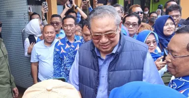 Singgah di Cirebon, SBY Kepincut dengan Nasi Jamblang