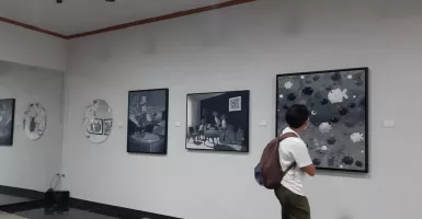 Tafsirkan Warna Hitam, Ratusan Pelukis Tampil di Grey Art Gallery Bandung