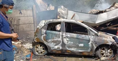 Kebakaran di Bekasi, 2 Rumah dan Mobil Hangus