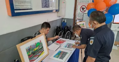 Tampil Berbeda, Sudut Stasiun Cirebon Dipenuhi Lukisan