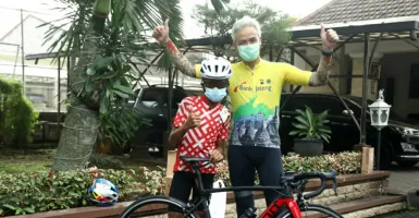 Terharu, Siswa Asal Cilacap Ini Ngontel ke Semarang Demi Ganjar