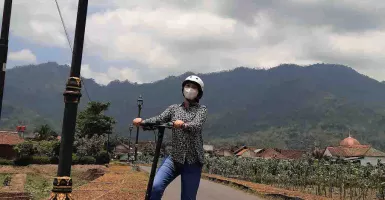 Serunya Keliling Borobudur Naik Skuter, Cobain Yuk