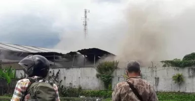 Waduh, Gudang Sampah Pabrik Karoseri Bus di Magelang Terbakar