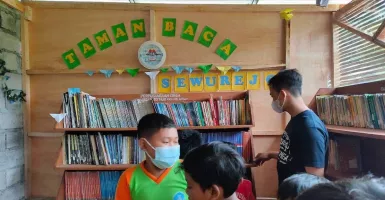 Tim MBKM UNS Solo Bikin Perpustakaan di Desa Sewurejo