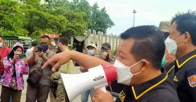 Pusat Oleh-Oleh Ternama di Semarang Disegel Satpol PP, Ada Apa?