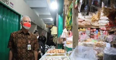 Ganjar Takjub, Harga Minyak Goreng di Pasar Ini Murah, Kok Bisa?