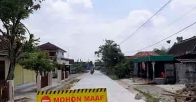 Bangun Jalan Pakai Uang Pribadi, Ini Alasan Crazy Rich Grobogan