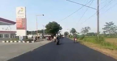 Jalan Exit Tol Warungasem Batang Kini Mulus